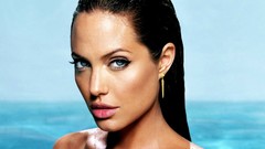 Woman wet Angelina Jolie faces Actress
