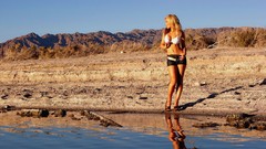 Woman widescreen models