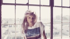 Woman window shirts blondes models