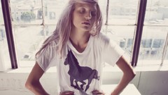 Woman window shirts blondes models