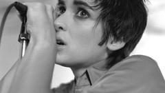 Woman Winona Ryder Actress short hair