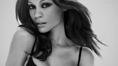 Woman zoe saldana