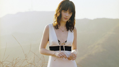 Woman zooey deschanel