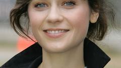 Woman zooey deschanel