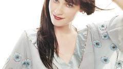 Woman zooey deschanel