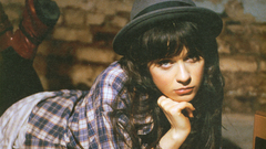 Woman zooey deschanel