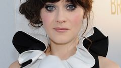 Woman zooey deschanel black dress