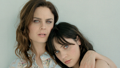 Woman zooey deschanel emily