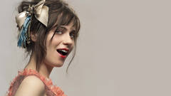 Woman zooey deschanel Simple