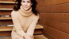 Women Lauren graham girl