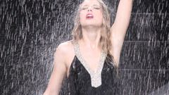 Women rain Taylor swift