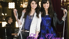 Women Selena gomez People