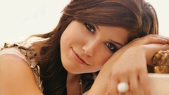 Women sophia bush girl
