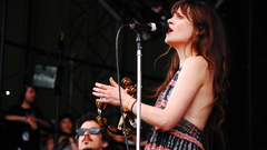 Women zooey Deschanel girl