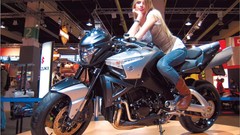 Xenia tchoumitcheva girls with bikes Suzuki B-King
