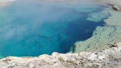 Yellowstone geyzers high nature