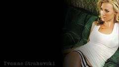 Yvonne strahovski