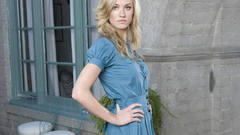 Yvonne strahovski blue dress