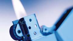 Zippo thread lighter flame