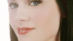 Zooey deschanel blue eyes