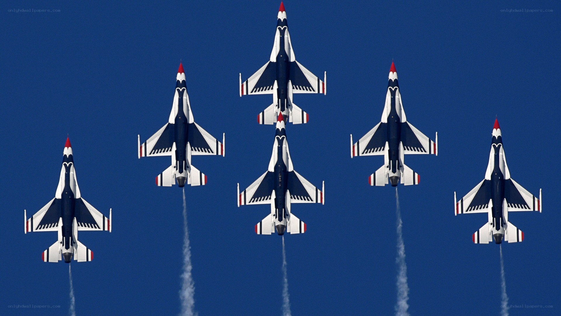 Thunderbirds fly in formation