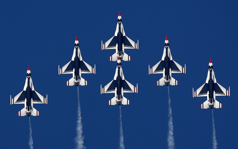 Thunderbirds jet formation