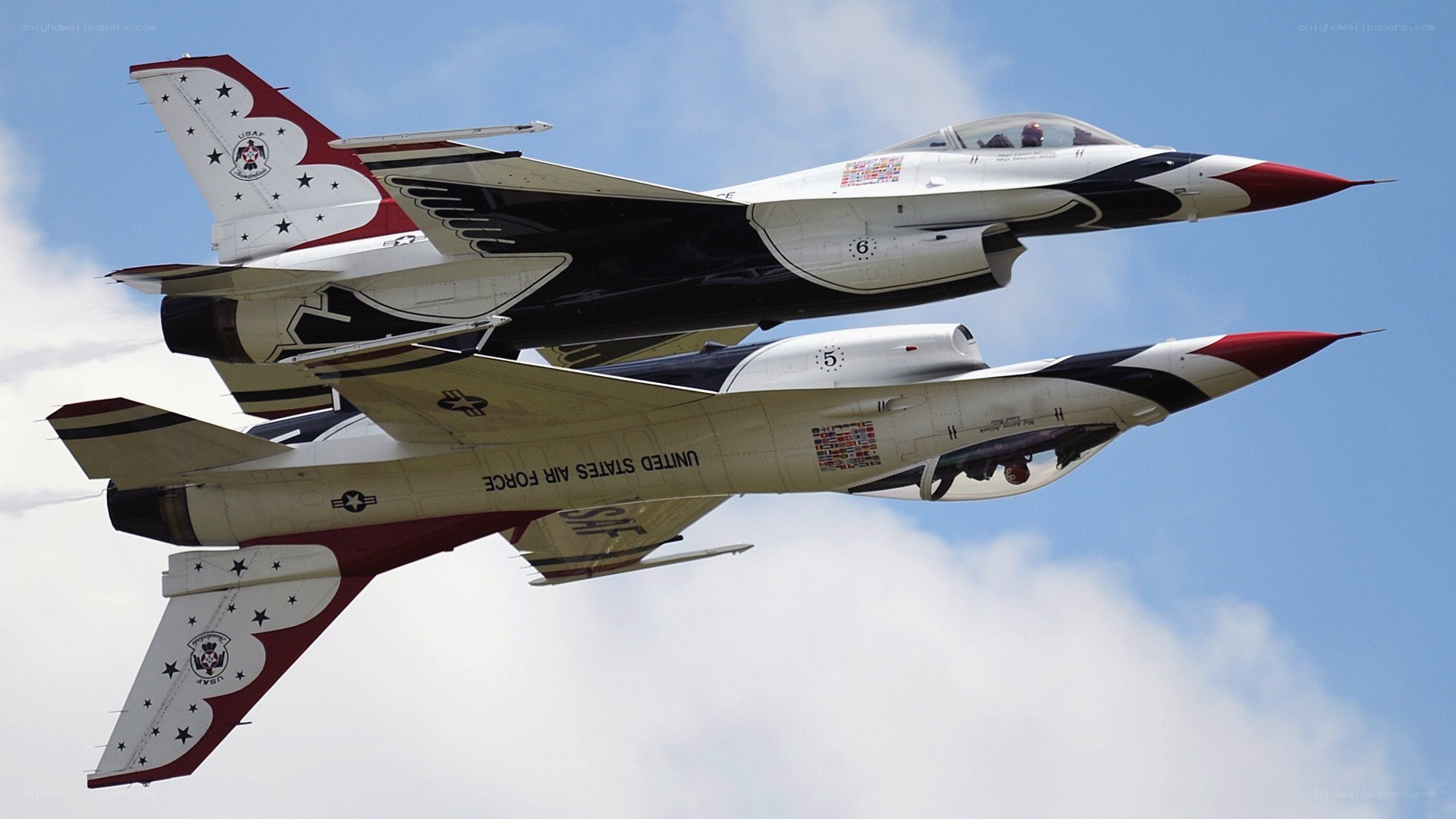 Thunderbirds jets in formation