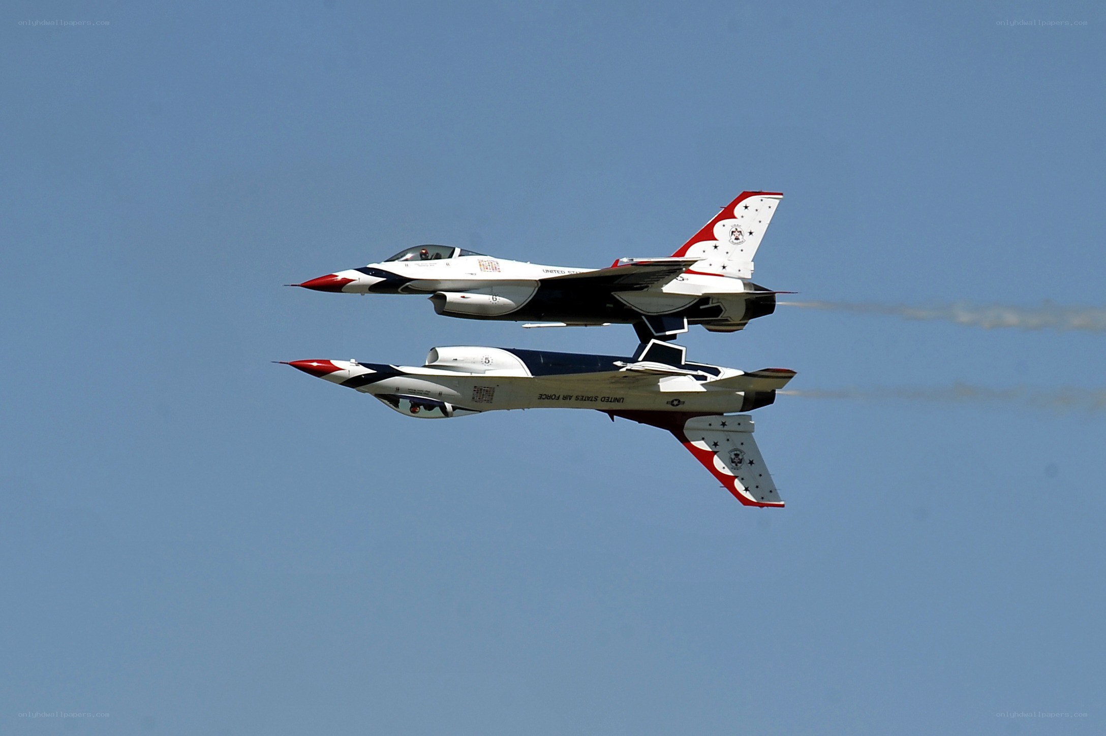 Thunderbirds jets in formation