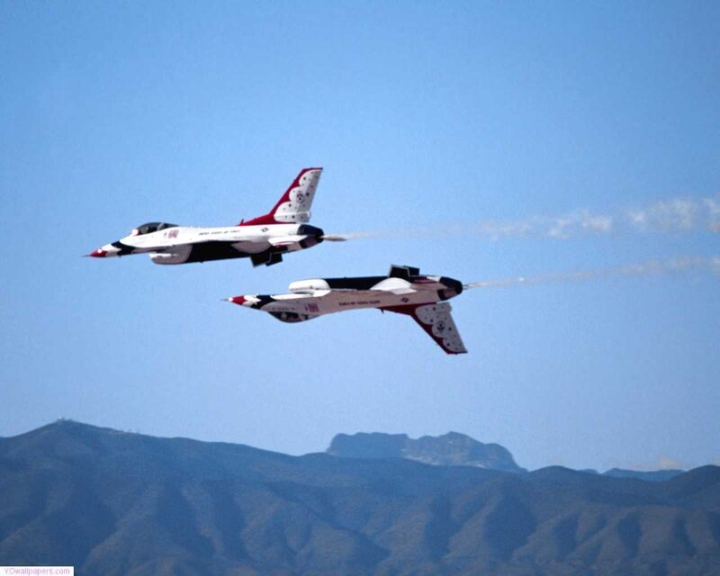 Thunderbirds jets in formation