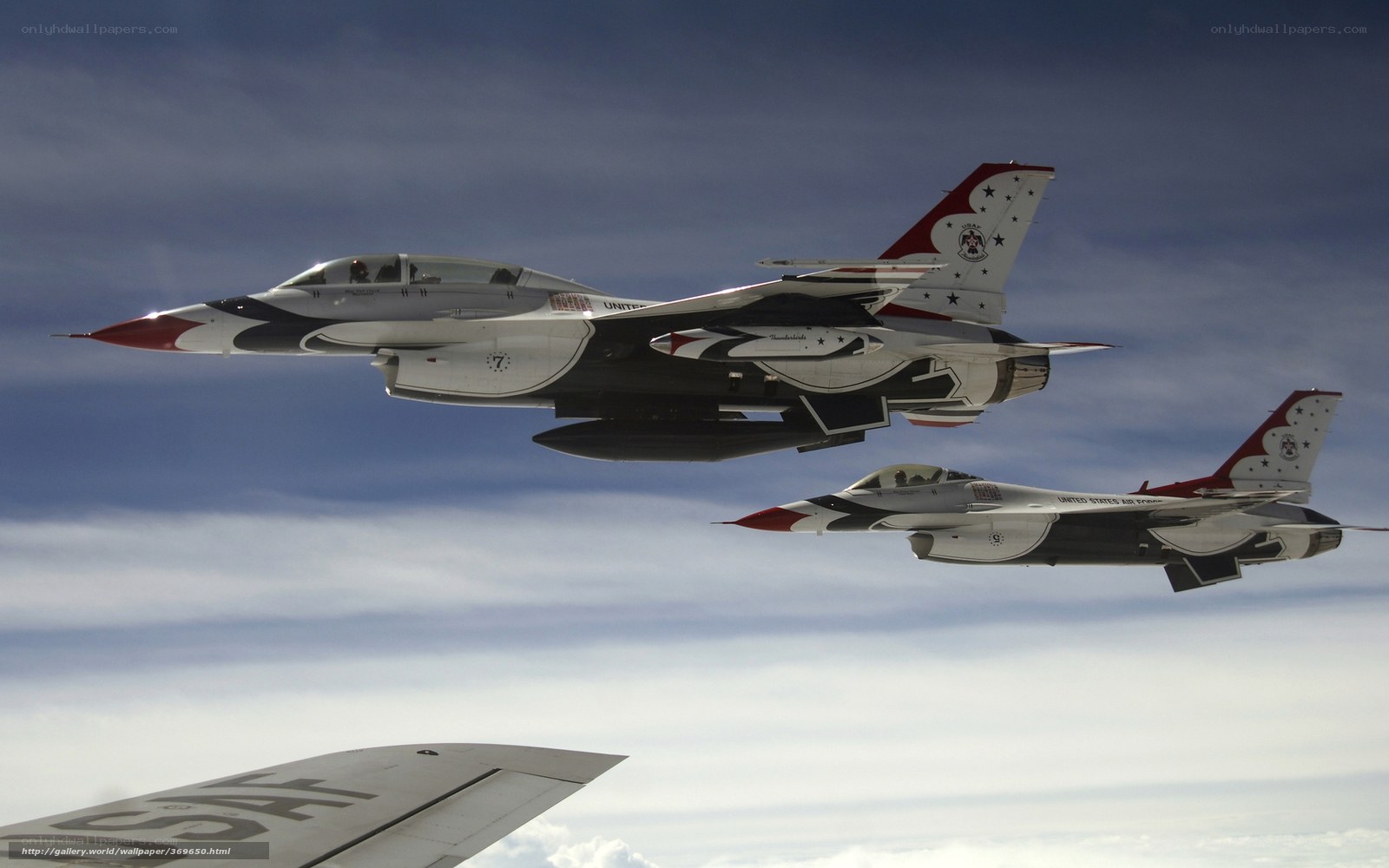 Thunderbirds jets in formation