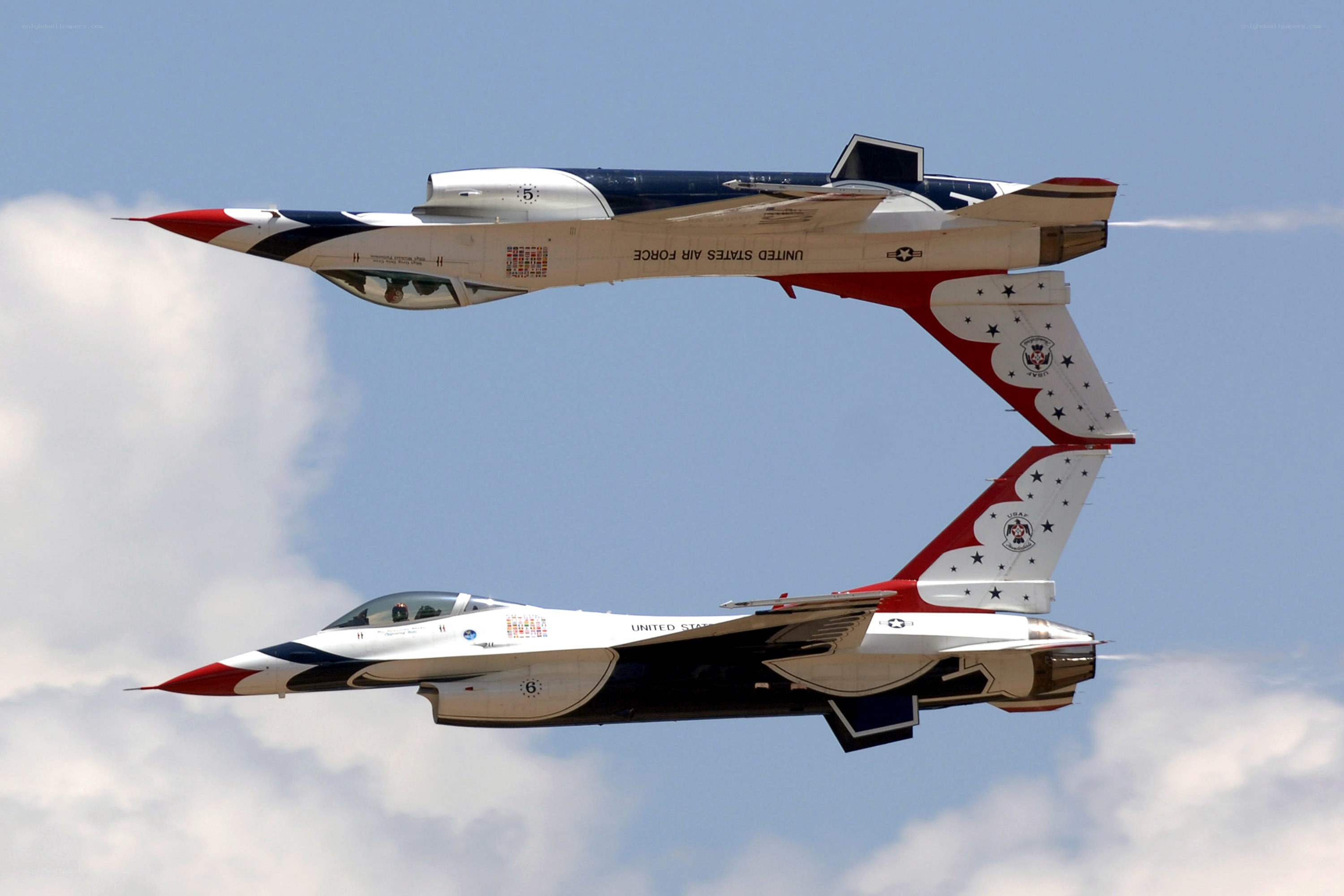 Thunderbirds jets in formation