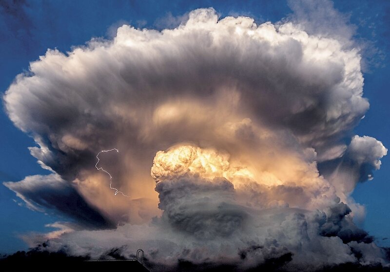 Thunderstorm Cloud — Blue, Dramatic, Afternoon