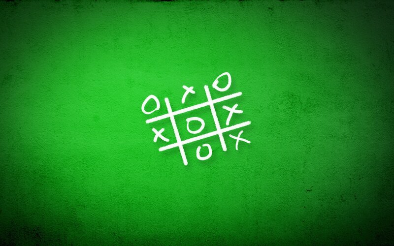 tic tac toe game on green