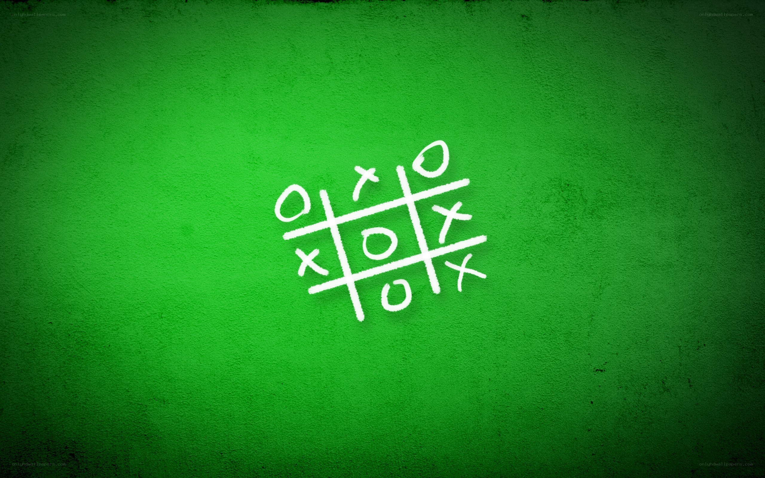 tic tac toe game on green