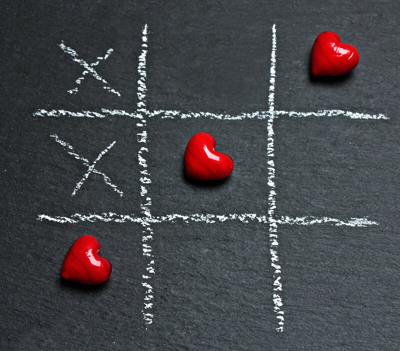 tic-tac-toe game with hearts