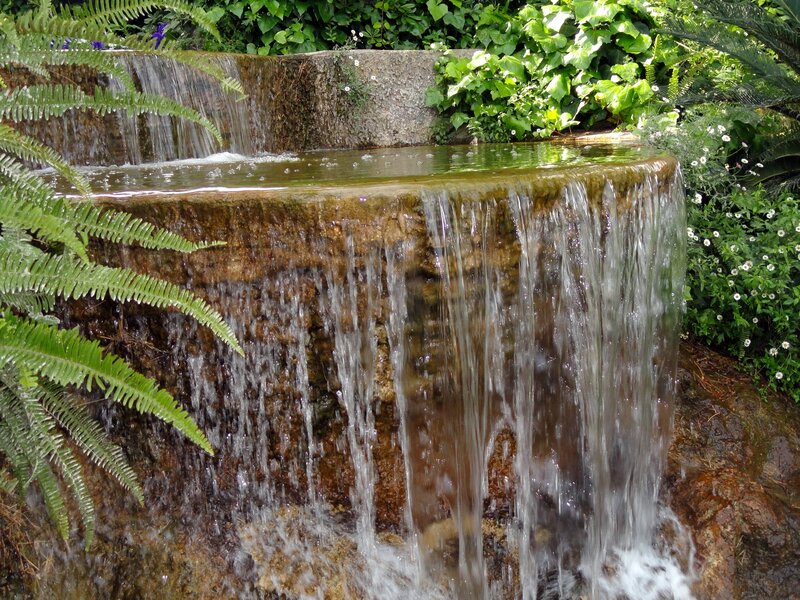 Tiered Stone Waterfall — Green