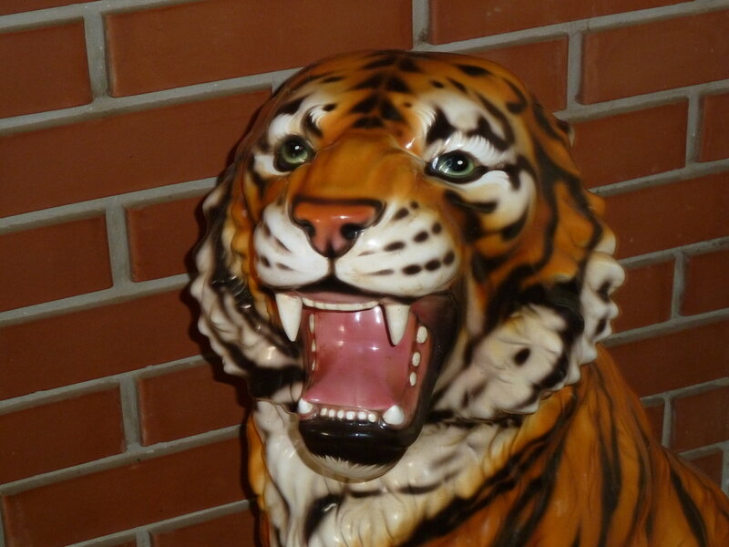 Tiger Statue