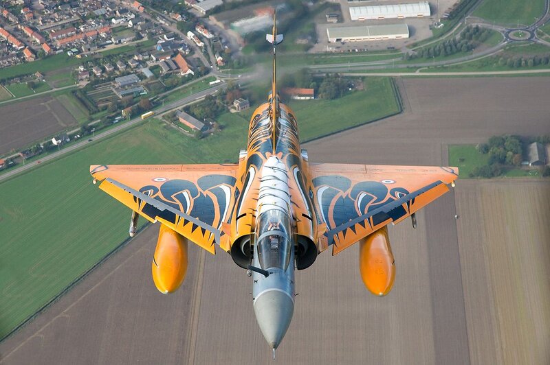 Tiger-striped Jet Fighter — Orange, Dynamic