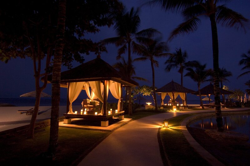 Tiki Hut on Beach