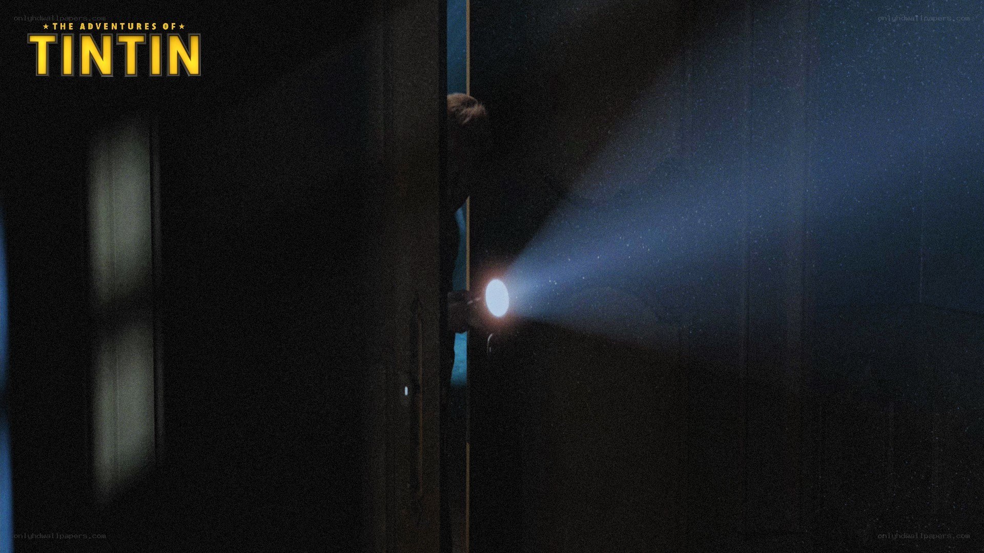 Tintin peering through a door