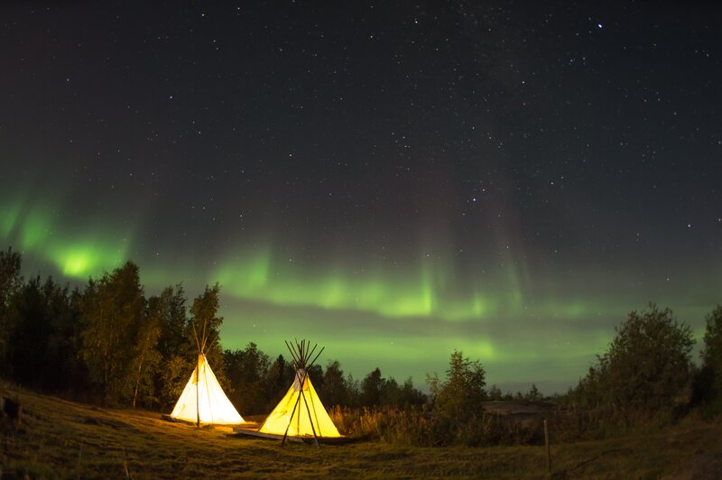 Tipis under Aurora