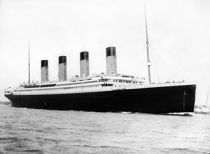 Titanic Ocean Liner — Black, Calm