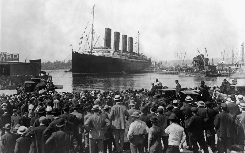 Titanic Ship at Dock — Black