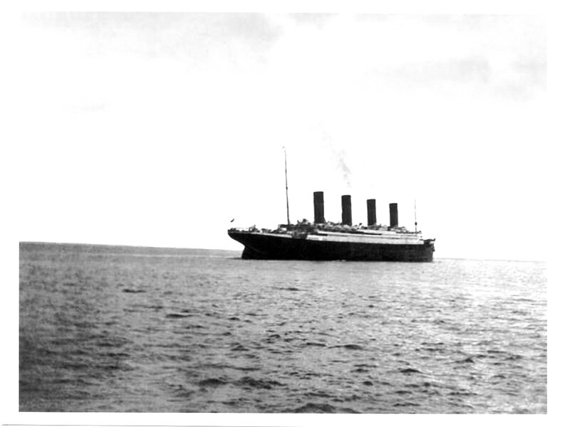 Titanic Ship at Sea — Black, Calm