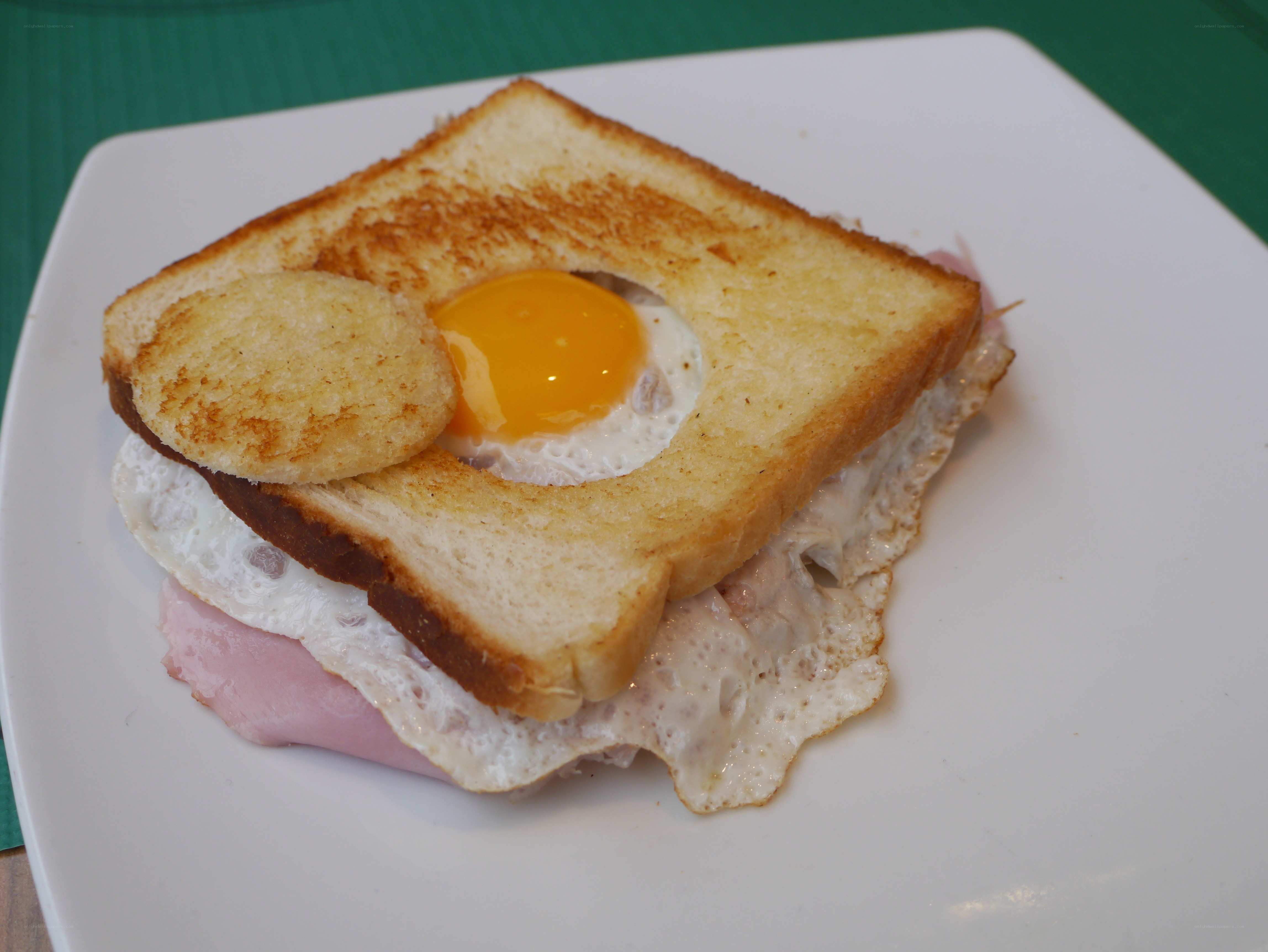 toast with egg and ham