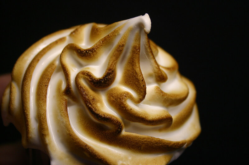 Toasted meringue dessert