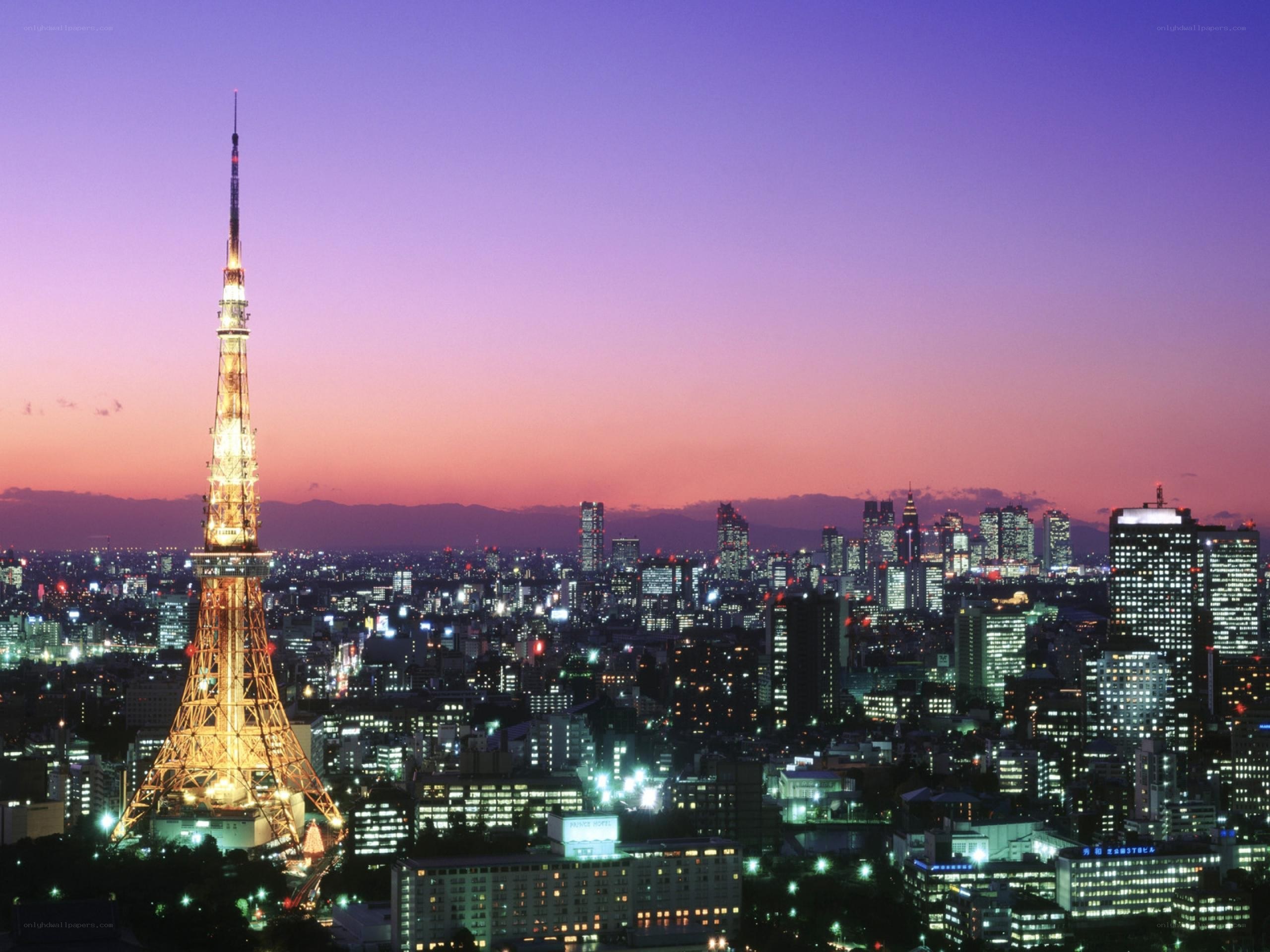 Tokyo Tower at dusk