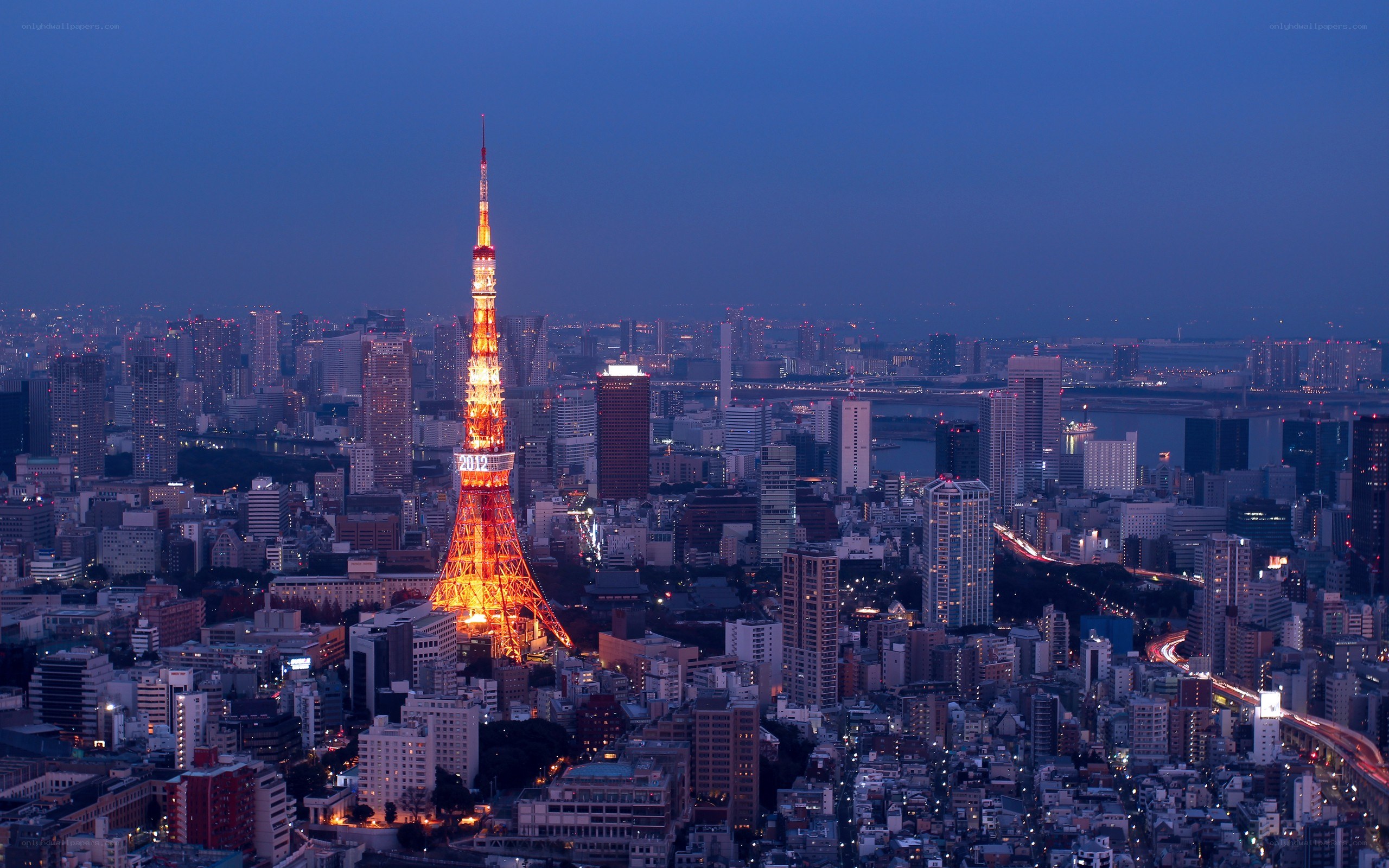 Tokyo Tower at dusk