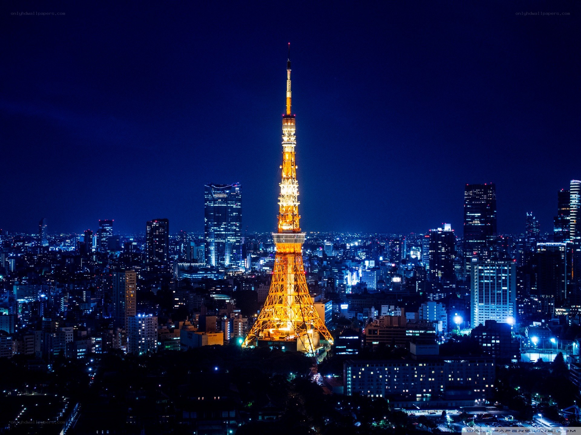 Tokyo Tower at night