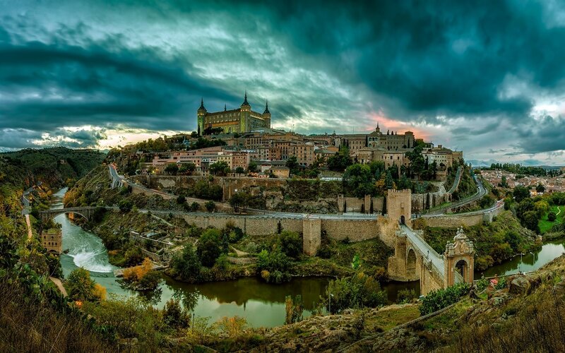 Toledo Cityscape — Green